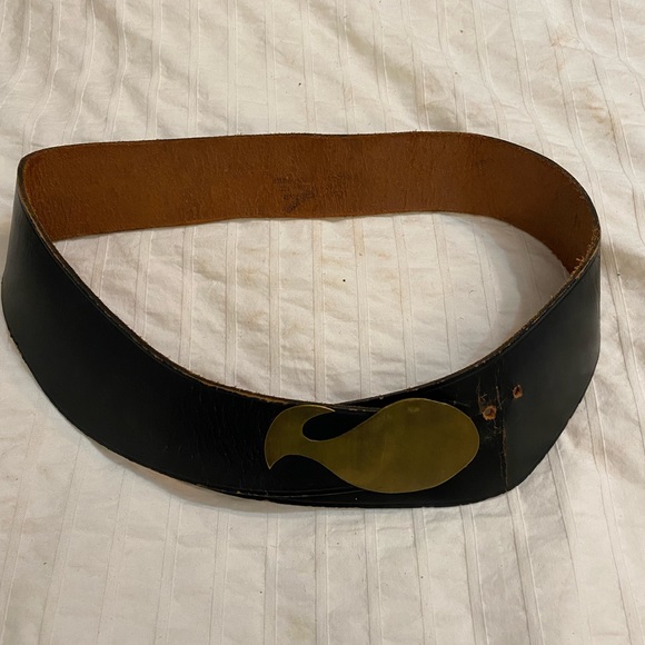 Vintage Chic Hildigardy NYC leather belt 1950’s-60’s brass Whale Buckle 25”-26” - Picture 1 of 8